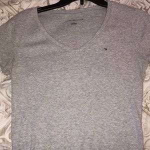 Tommy Hilfiger v neck